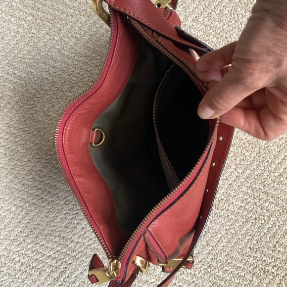 REDUCED Marc Jacobs shoulder hobo dark raspberry leather. Like new ! - Picture 5 of 9